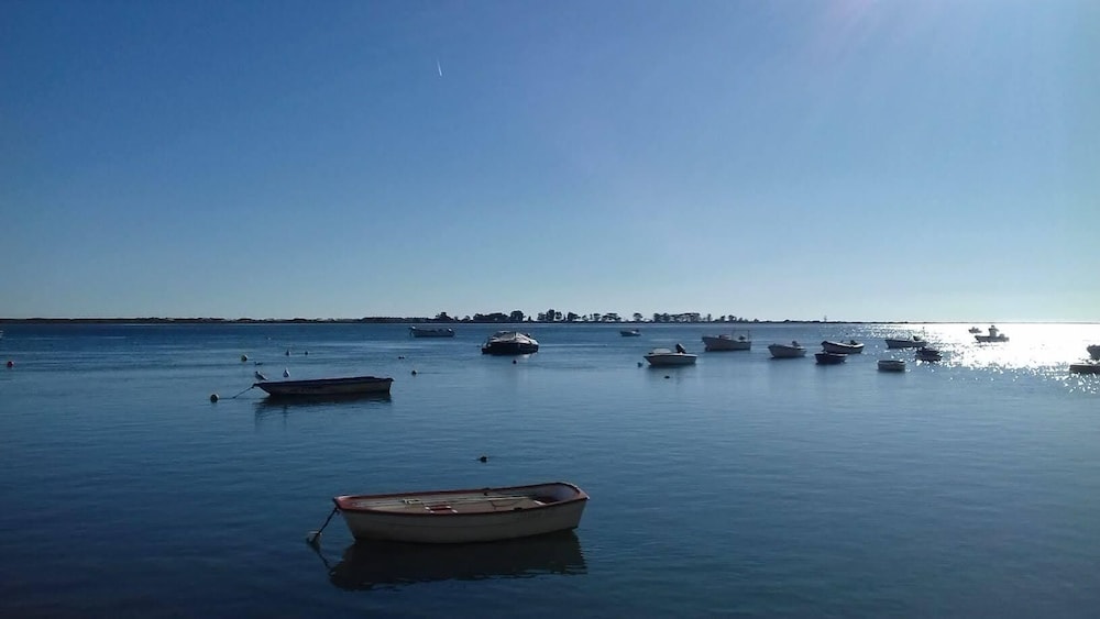 3-bed Apartment in Town Centre With Beach Access! view 5