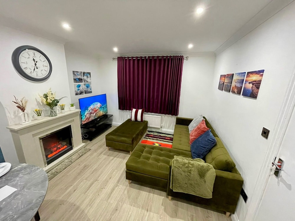 Charming 3 Bedroom House in Dagenham London
