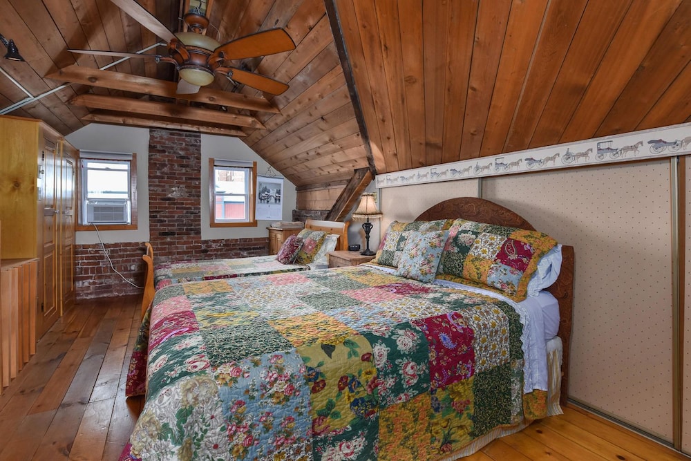 Brockville Vacations - The Noble Suites - Property Image 51