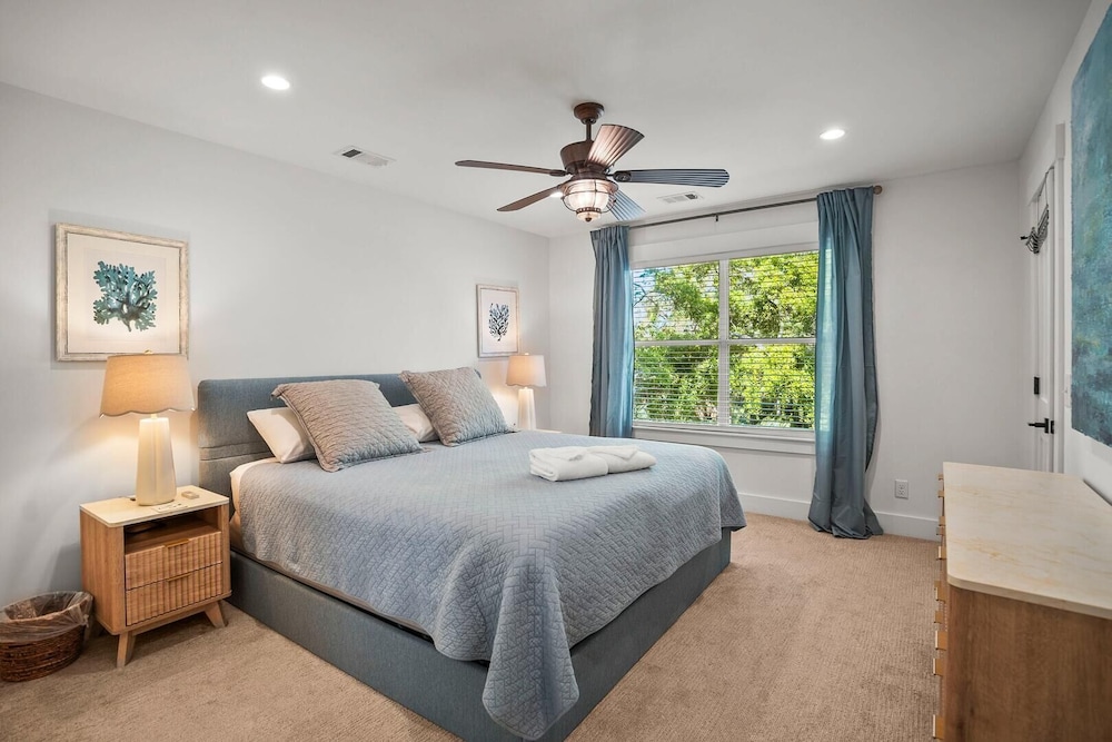 Beautiful 3 Bedroom, 2.5 Bath Home on the North Side of the Island