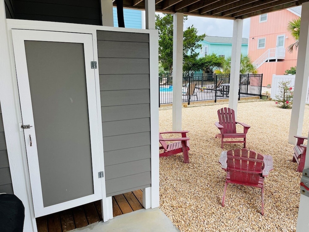 Compass Rose 4 Bedroom Home by RedAwning