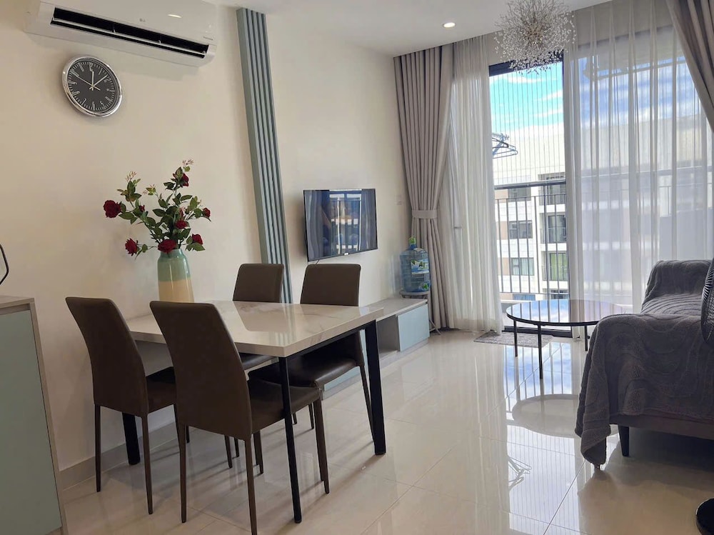 COZY- Vinhomes Grand Park Apartments