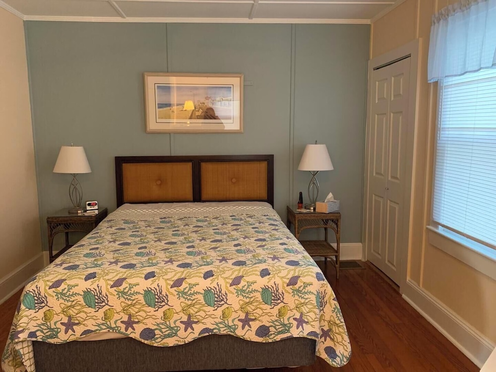 Laurel Street 212a