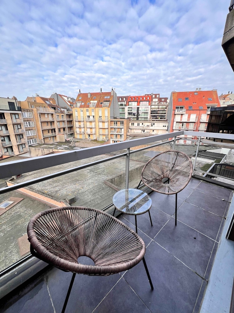 Huswell - Cozy Apartment Near the Beach Shops With Terrace