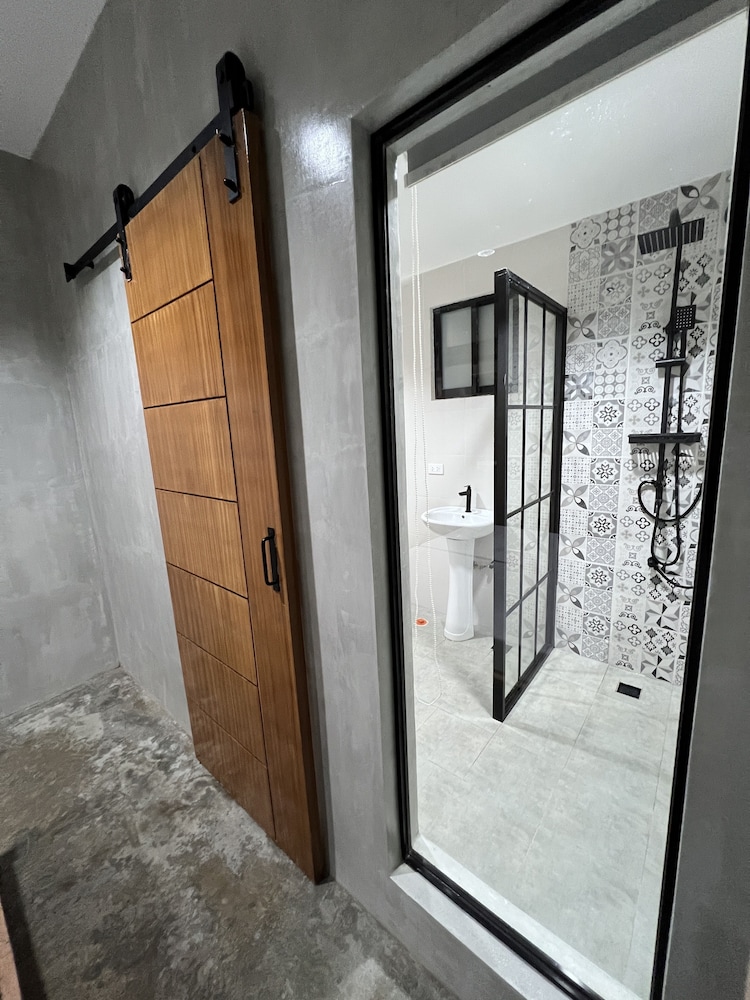 Cebu Vacations - HappyNest Hostel Cebu - Property Image 3