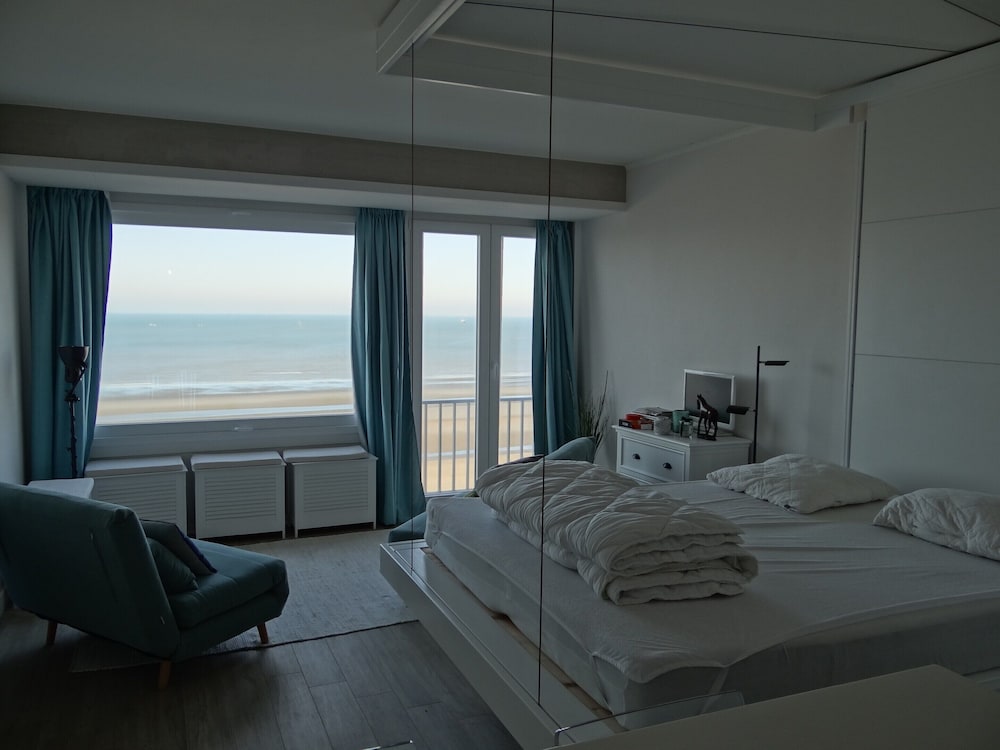 Studio in Nieuwpoort With Stunning Sea View