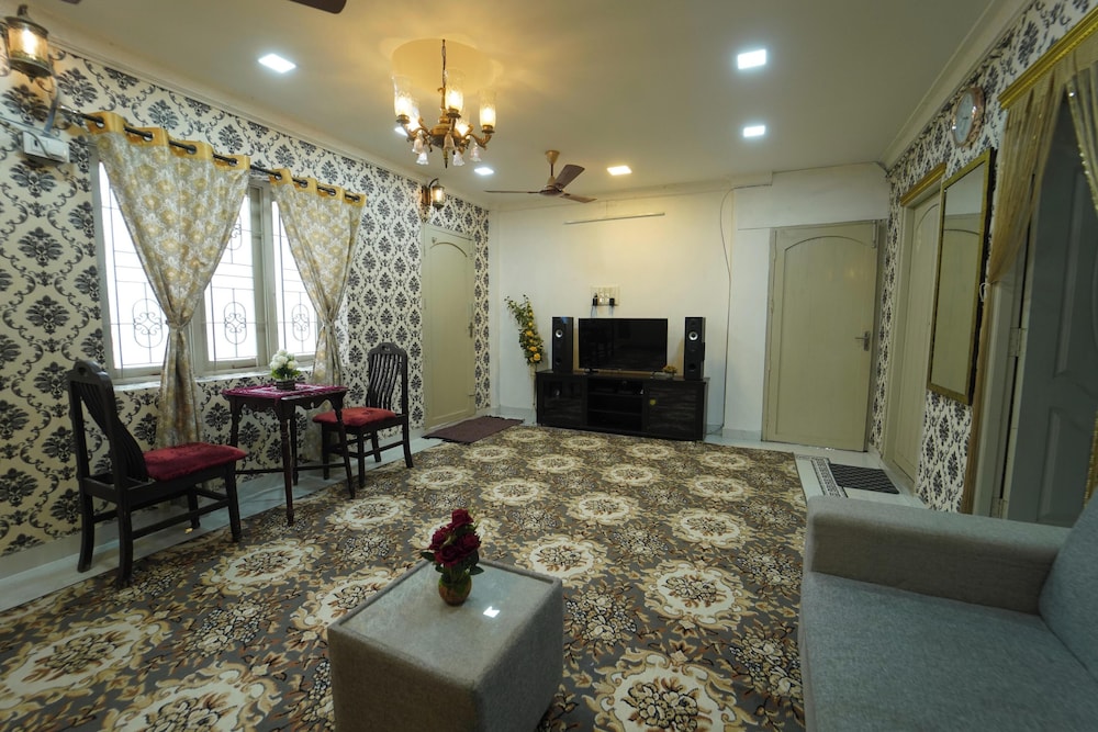 Blue Horizon Apartment 2bhk Nr Marina Beach