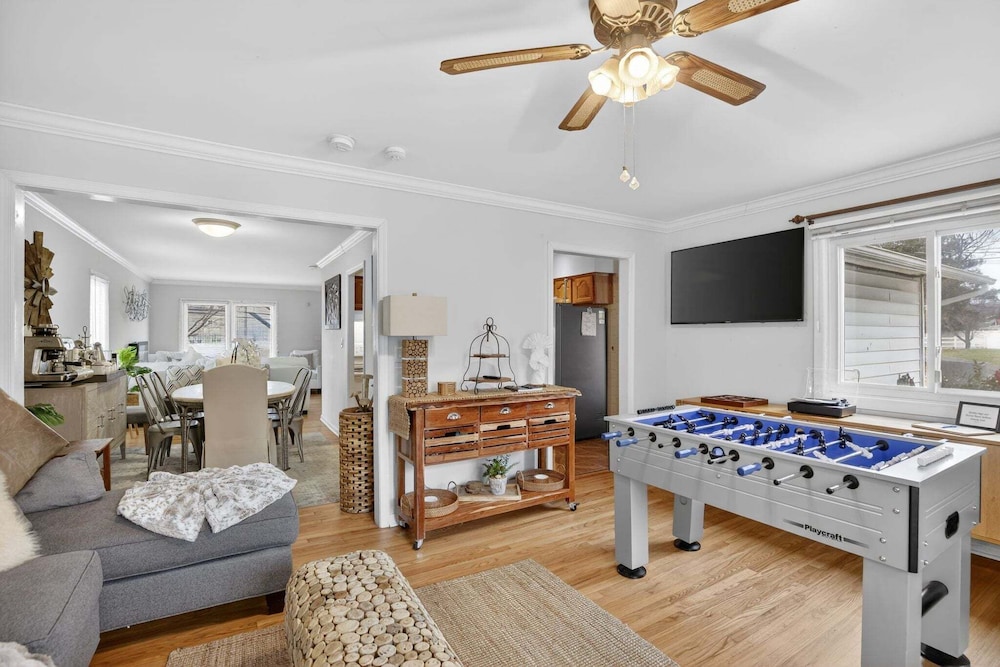 Elegant Home With Game Room Near Bwi 3 Bedroom Home