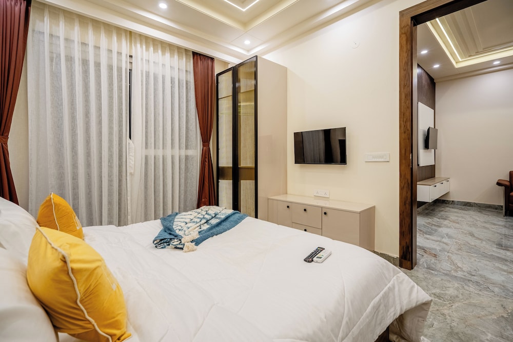 Lime Tree 1BHK Service Apartment Gurgaon