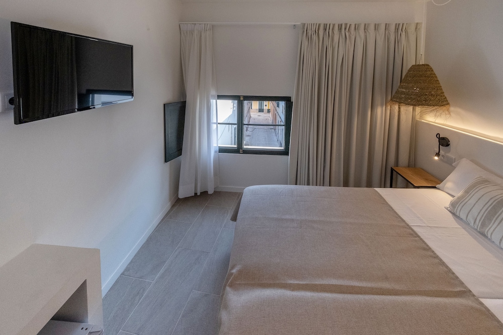Ciutadella de Menorca Vacations - Hotel Tres Tocs - Property Image 21