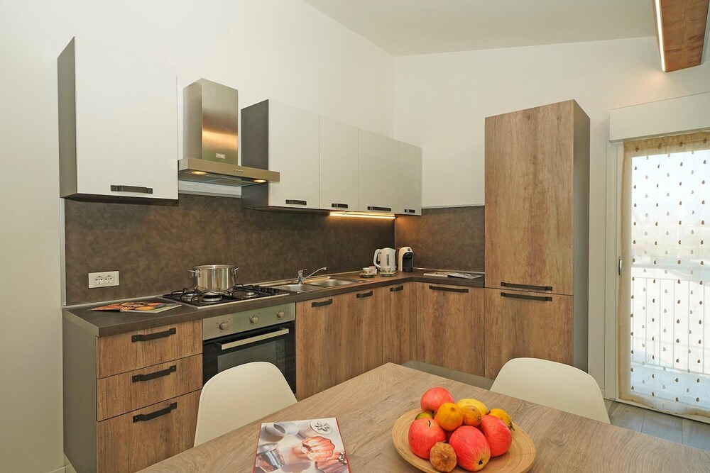 Al 54 apt in Raffa view 2