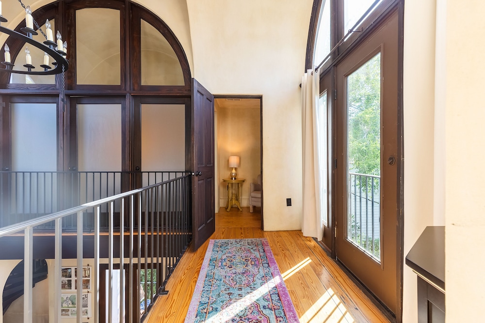 Perfect Location in Downtown Charleston view 5