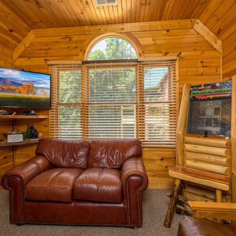 Amazingly Peaceful Private Cozy Cabin view 3