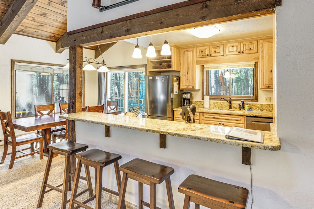 Walk to Lake & Trails: Angel Fire Home w/ Deck!