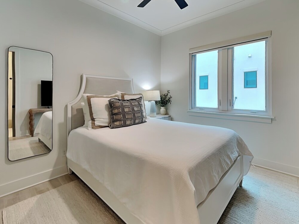 Viviana #10 by Southern Vacation Rentals