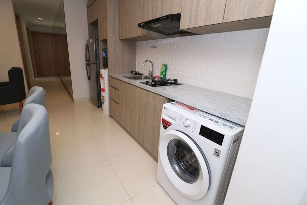 Apatel The Mansion Tower Capilano view 2