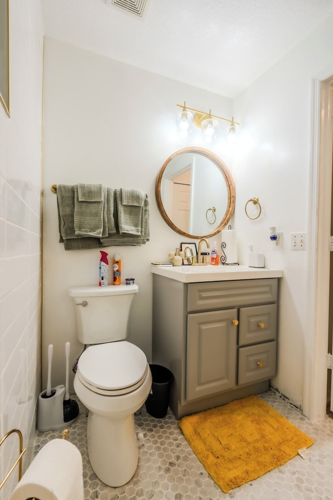 Flint and Kingscrest, LLC - Private Rooms in Shared Home