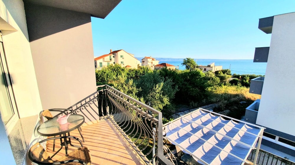 Filip - sea View - A4 view 3
