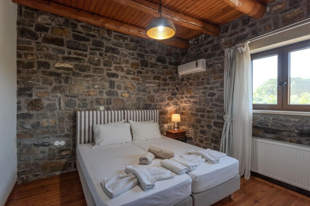 Villa Vilana With Private Pool