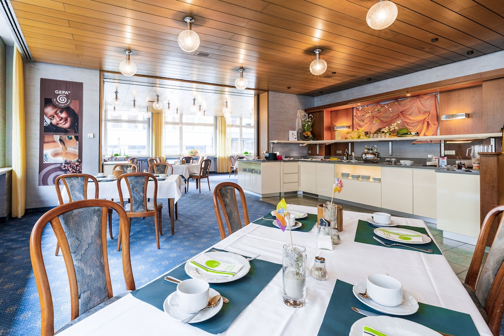 Stuttgart Vacations - TOP VCH Hotel Wartburg Stuttgart - Property Image 1