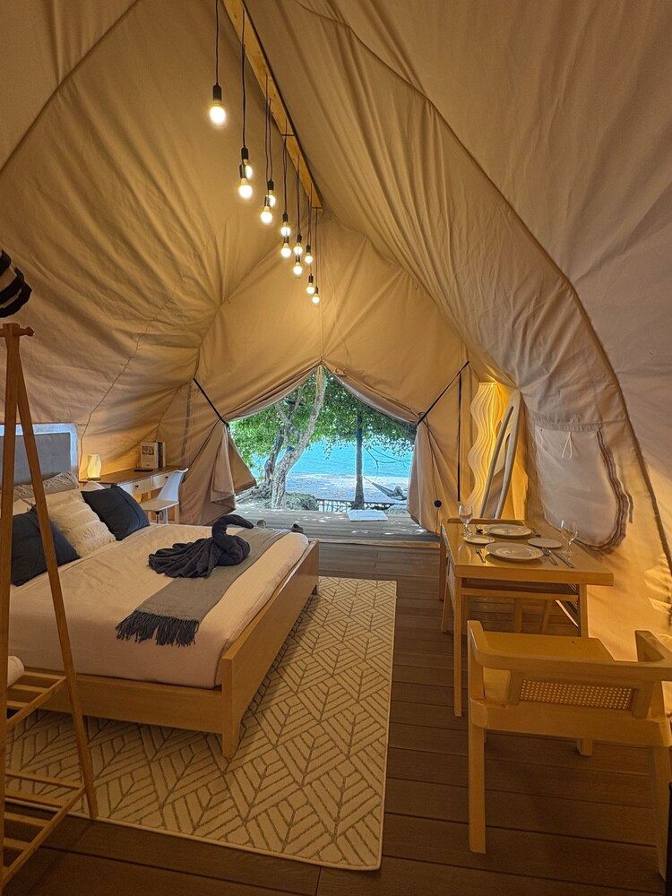 Floating Home in Reef Resort Unit 2
