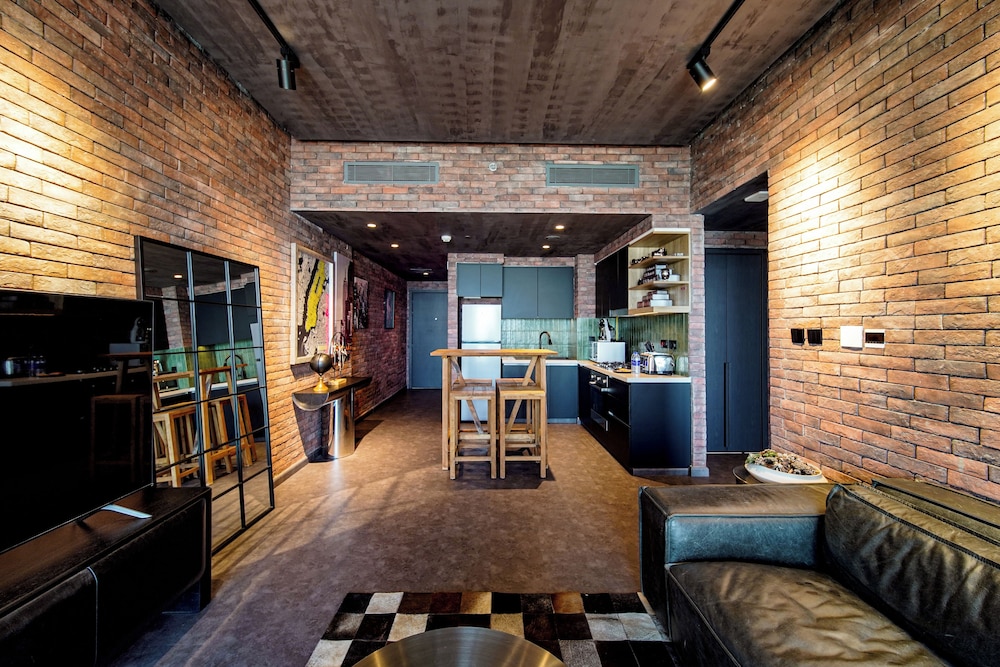 PVH - Modern Edgy 1BR - Downtown Views