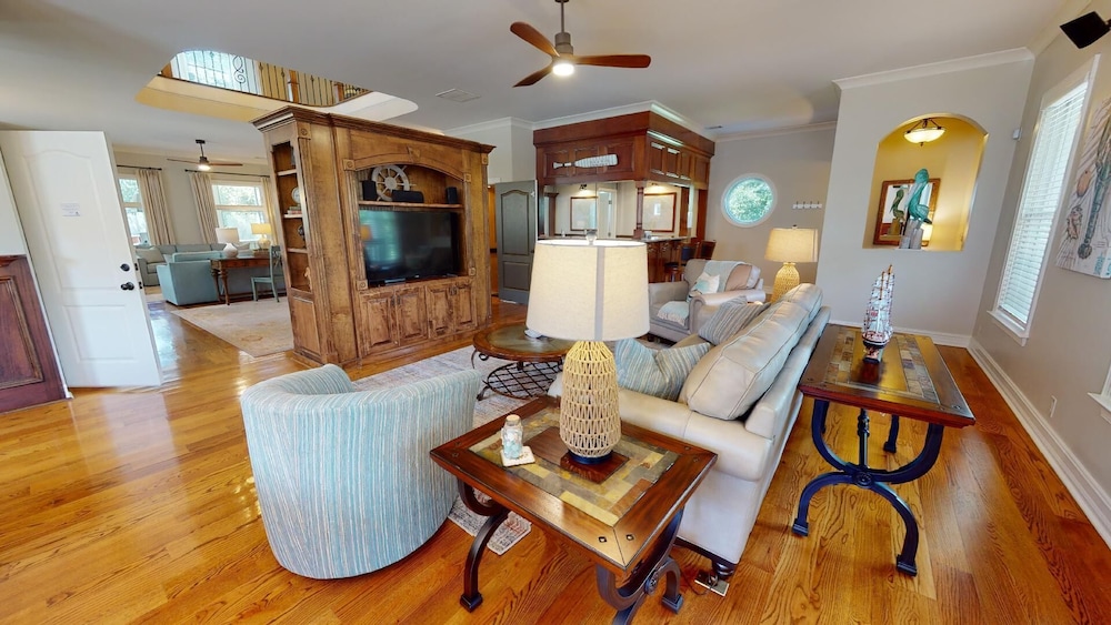 The Pelican House by Tybee Vacation Rentals