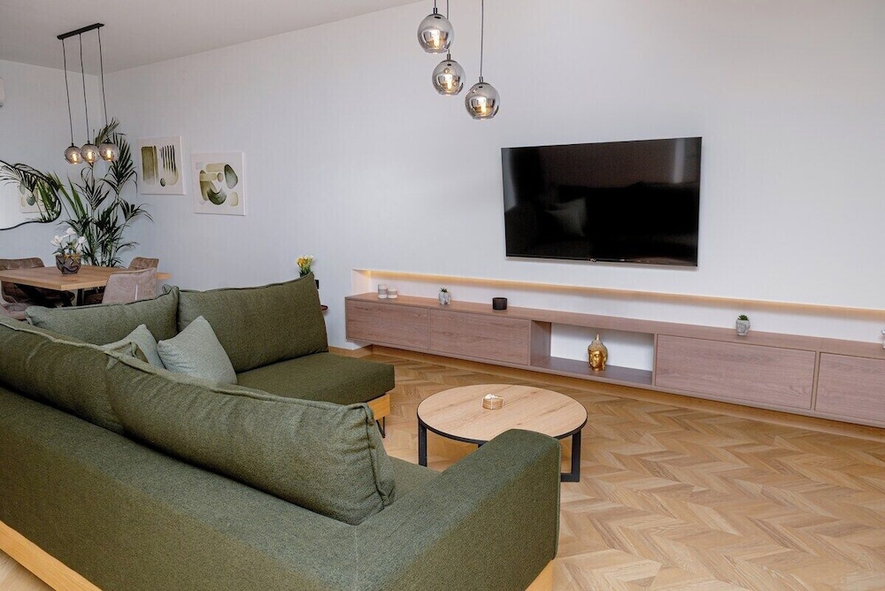 G B Urban Spa by Cretanhouses