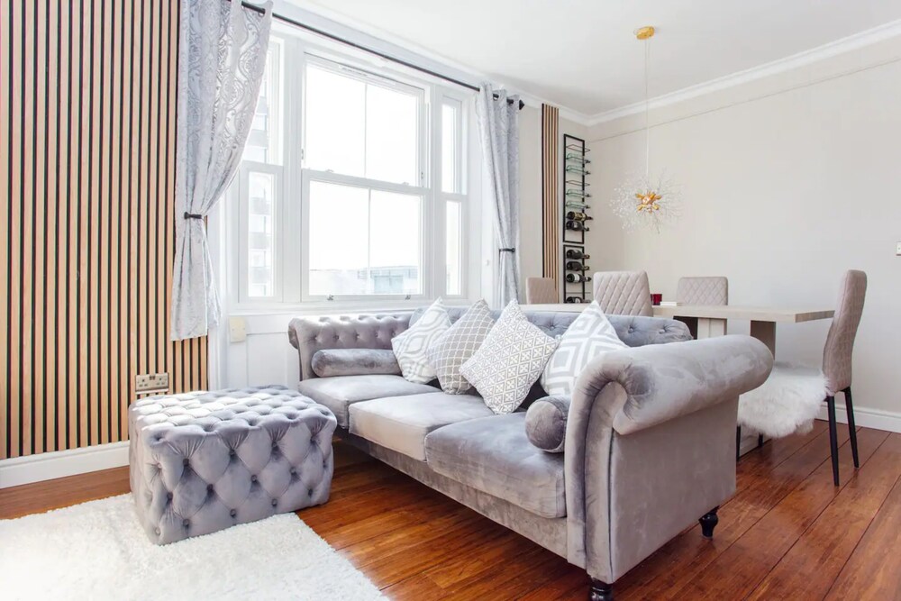 Stylish 2 Bedroom Apartment Near Regents Park