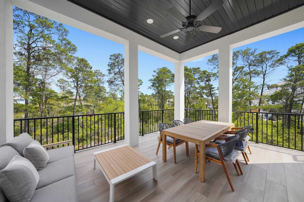 Sleeps 39 2 Luxe Homes w/ Free Golf Cart, Private Pool+spa 3 Blocks to Beach