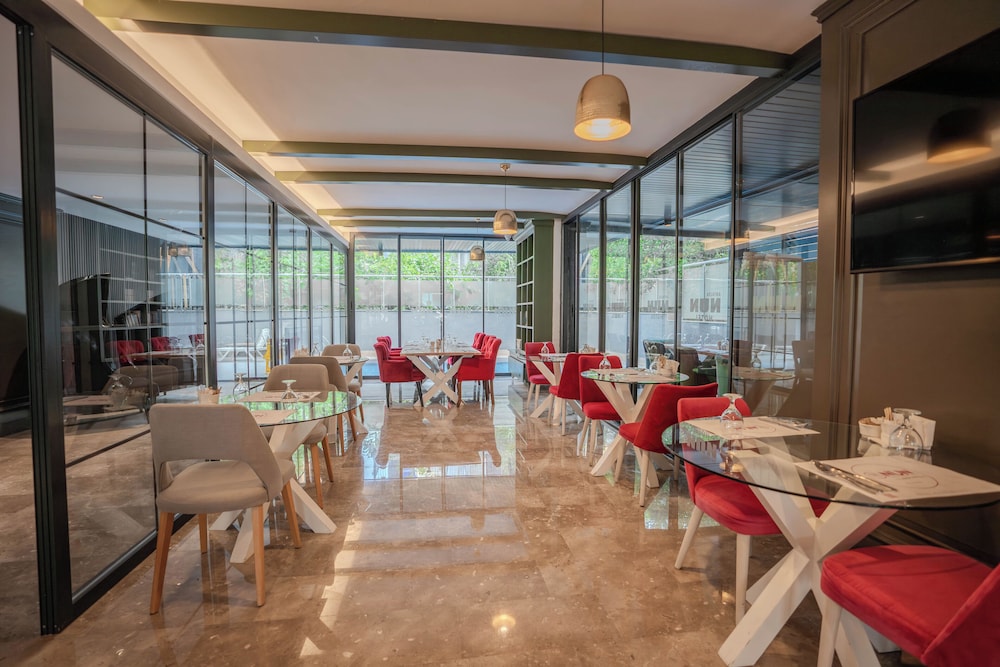 Nun By Laren Hotels - Image 23