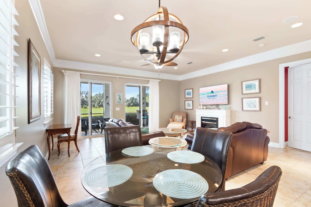 Luxury 3 Bed 3 Bath Resort Beaches Pool Golf