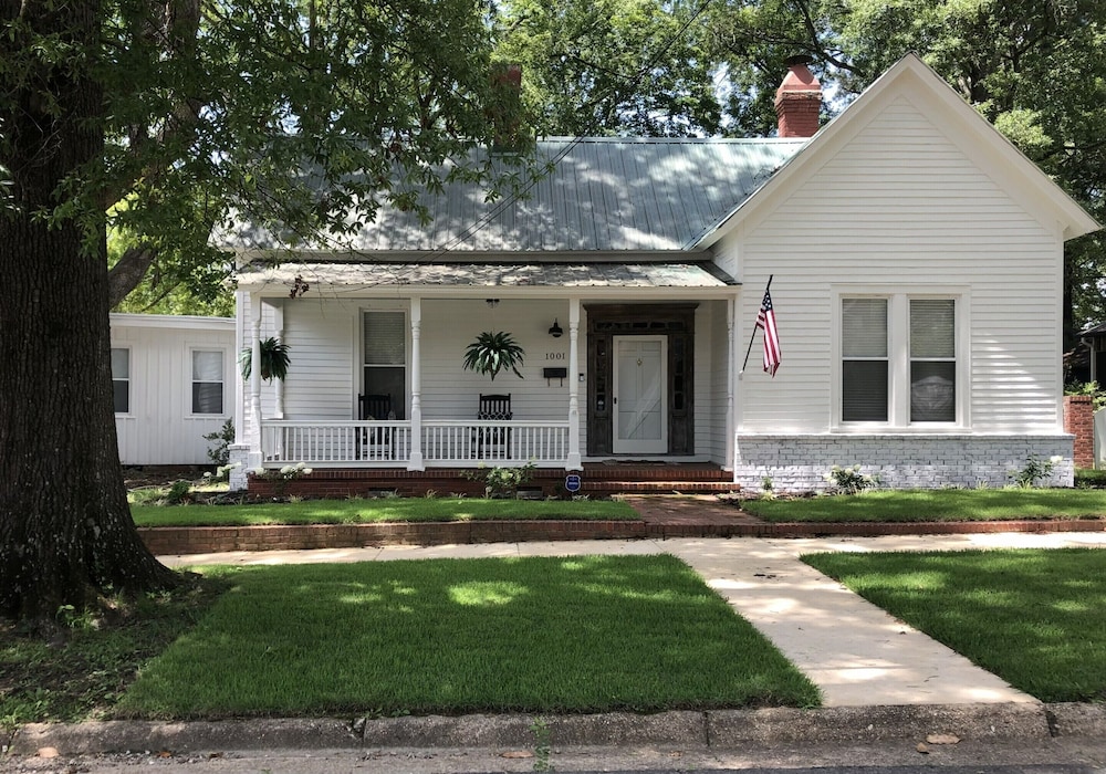 Jacklin Cottage at Generals' Quarters