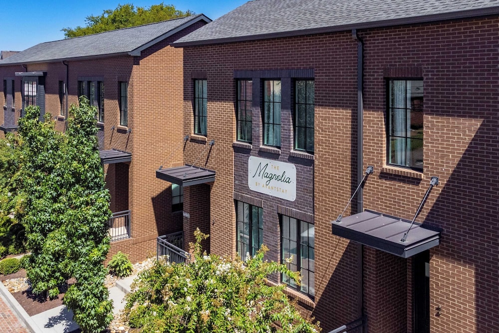 The Magnolia 2 by Avantstay Germantown Balcony