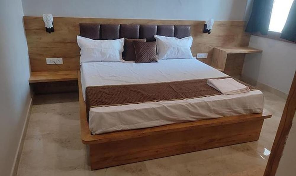 Fabhotel Devi Residency