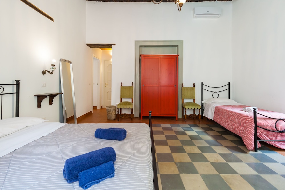 Don Pedro Rooms Vicerè di Toledo in the city center