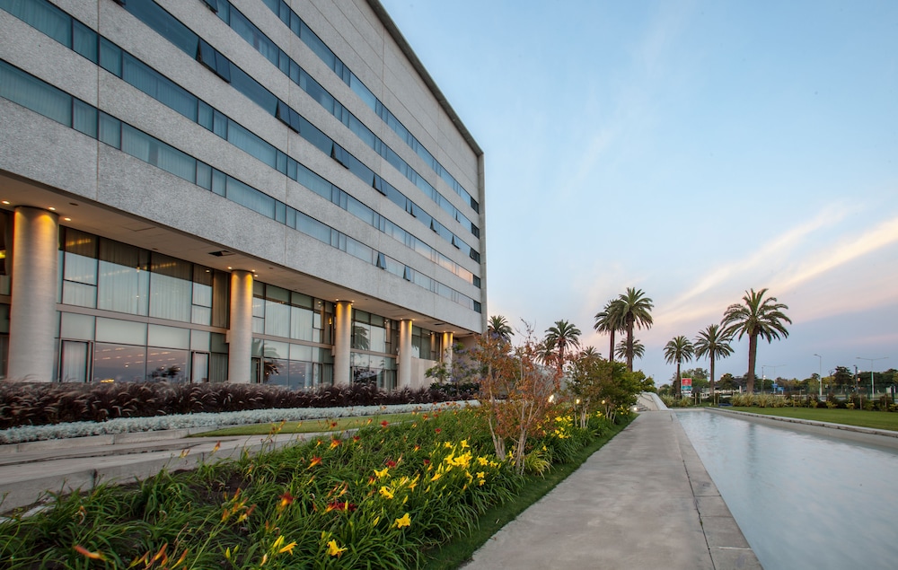 Rosario Vacations - Pullman Rosario City Center Hotel - Property Image 1