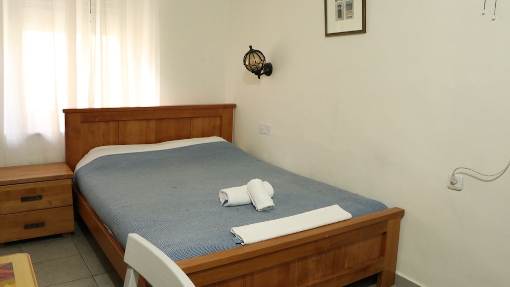 Allenby 2 Bed & Breakfast