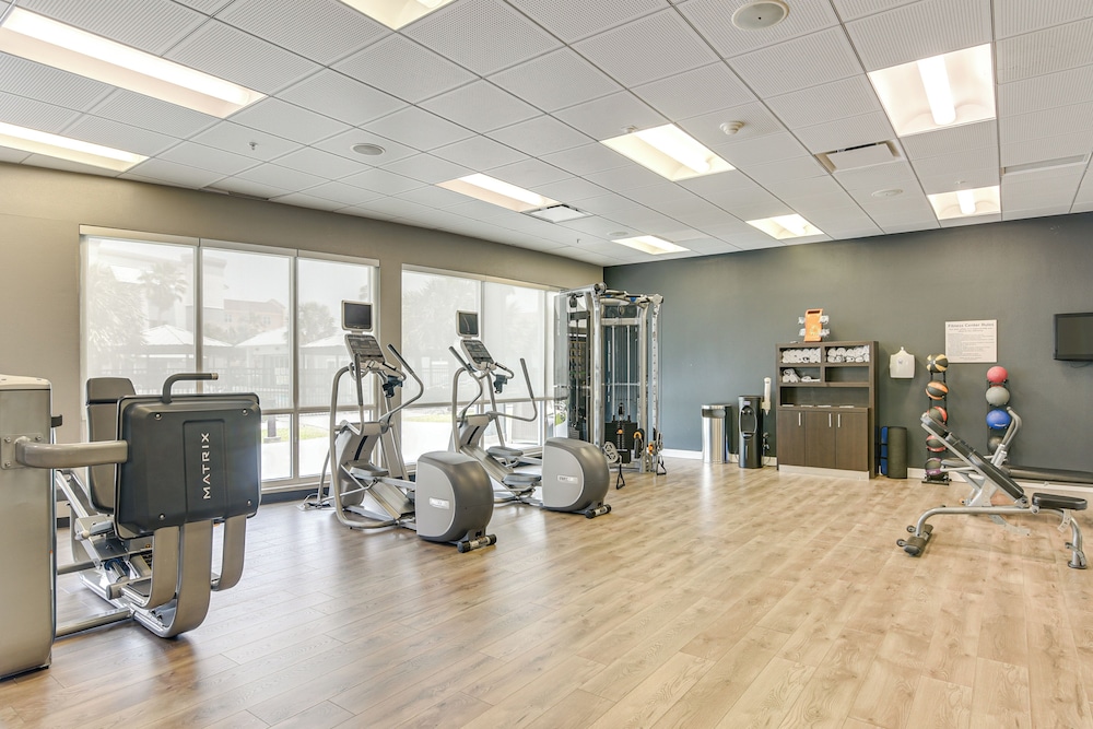 Walk to Beach: Pool-view Condo in Galveston!