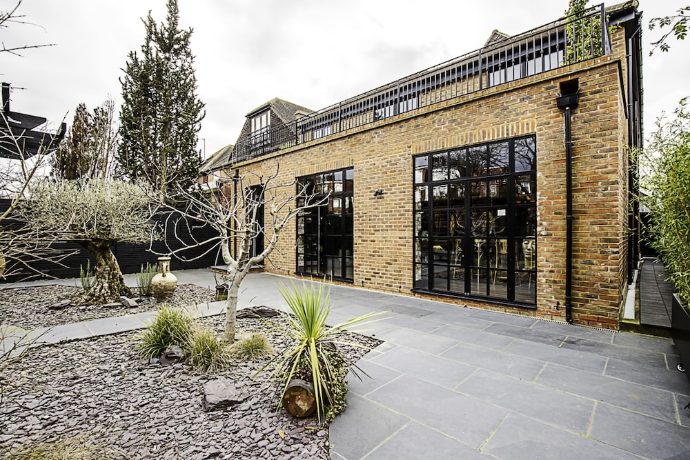 Stunning 5 Bed House in Willesden Green!
