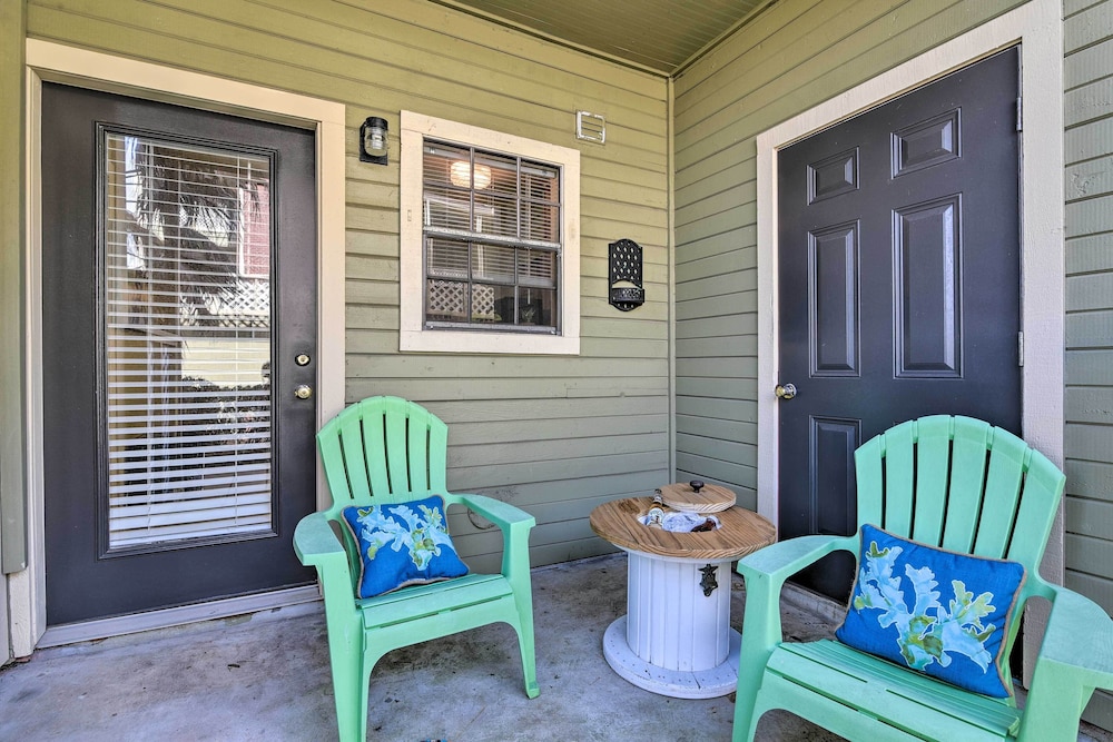 Galveston East End Condo w/ Pool < 1 Mi to Beach! view 4