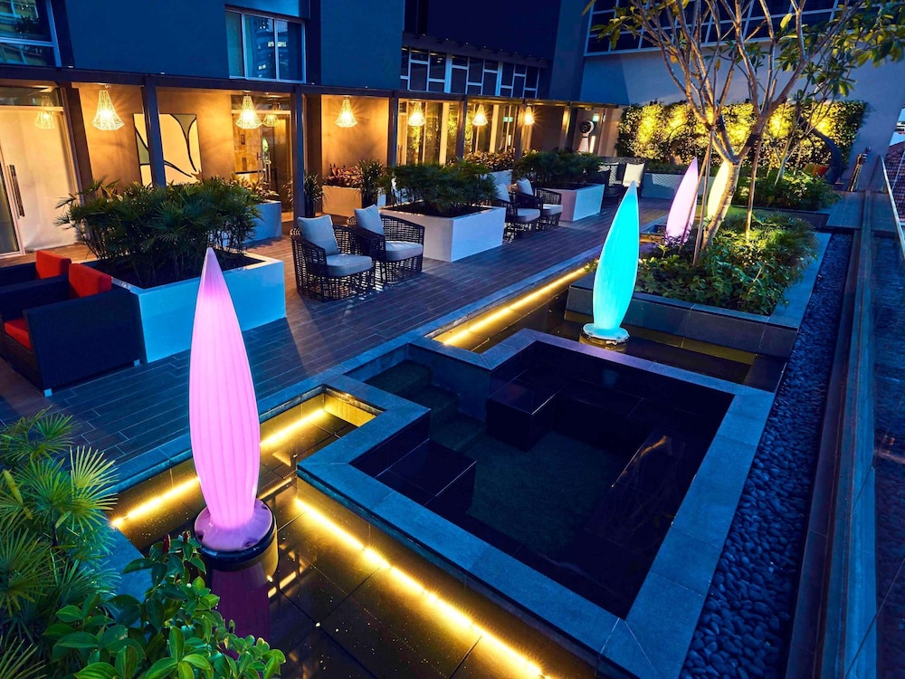 Mercure Singapore Bugis 35