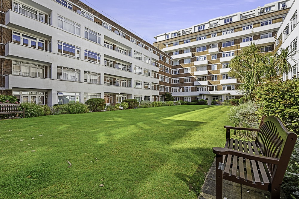 1-bed London Bliss: Putney Gem