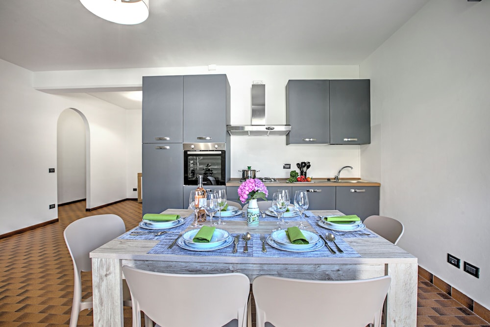Mark Apartment