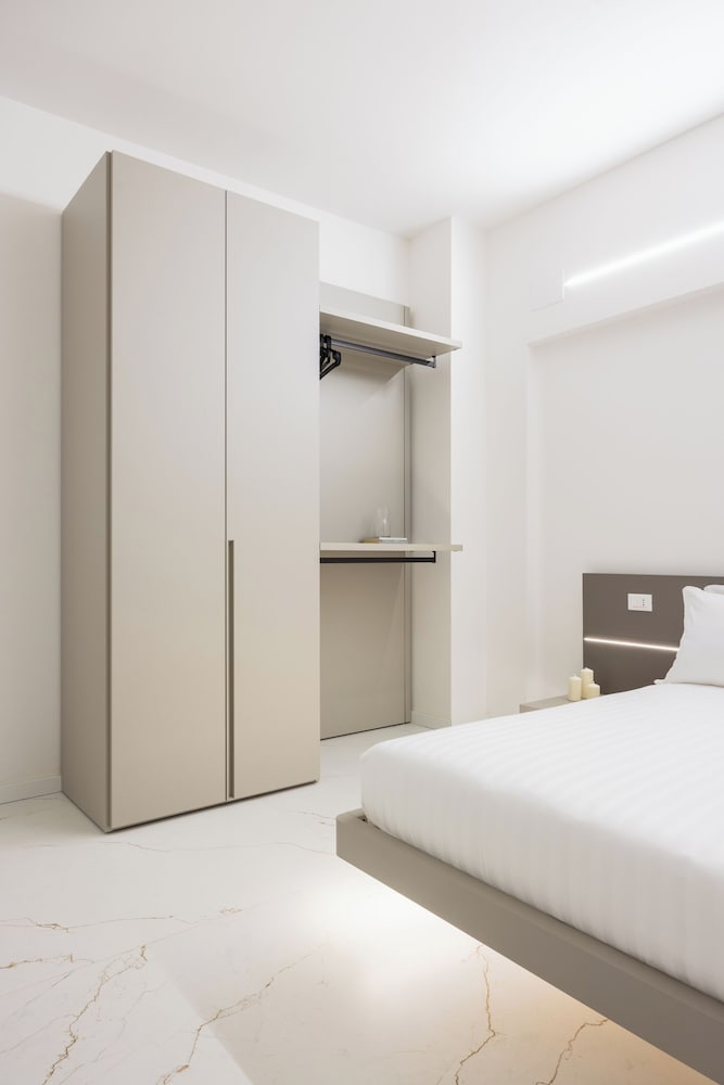 Excelsior Station Suite