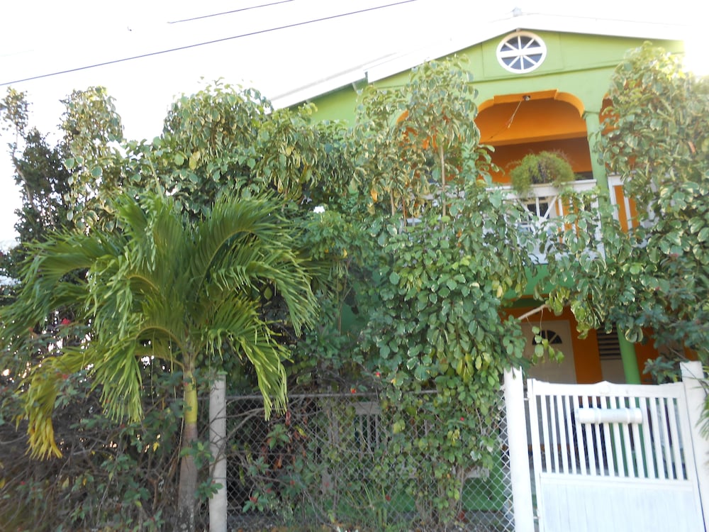 JO J'S Hostel