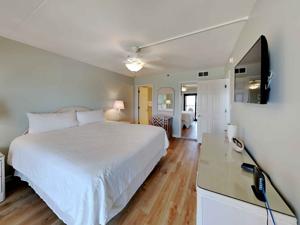 Ocean Breeze West by Southern Vacation Rentals
