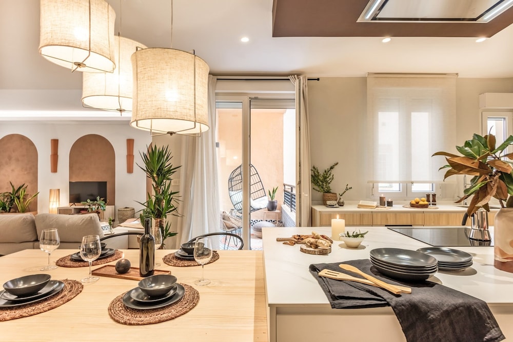 Khamlia - 3 Bedrooms and Balcony in Almagro