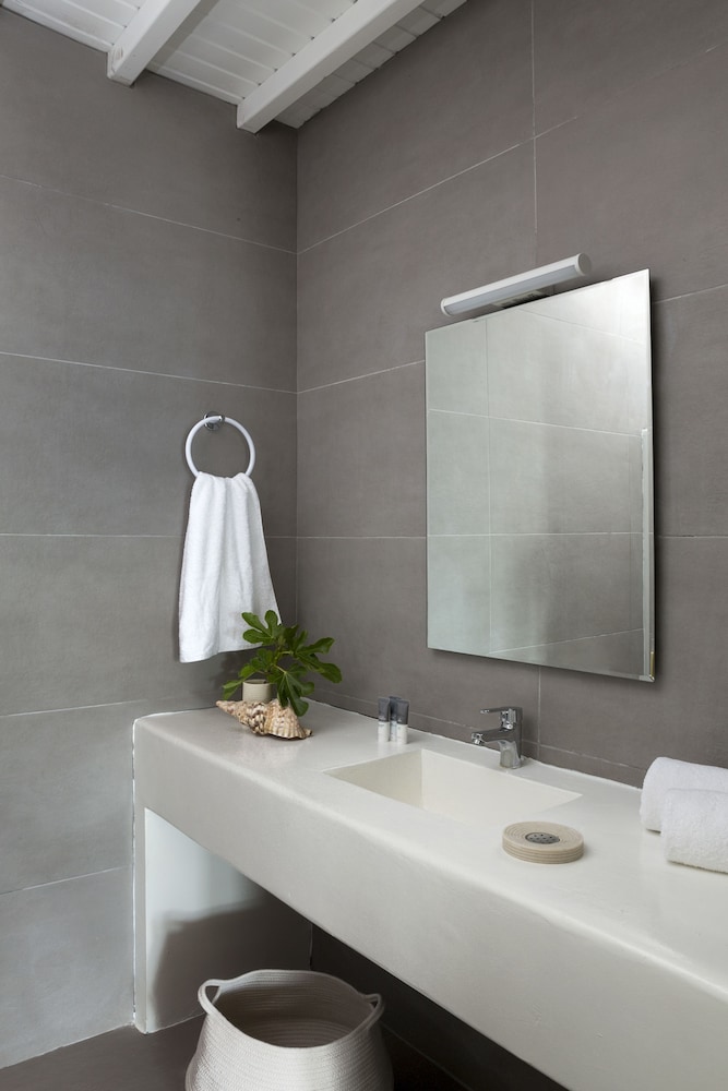 Amperian Mykonos Suites & Villas