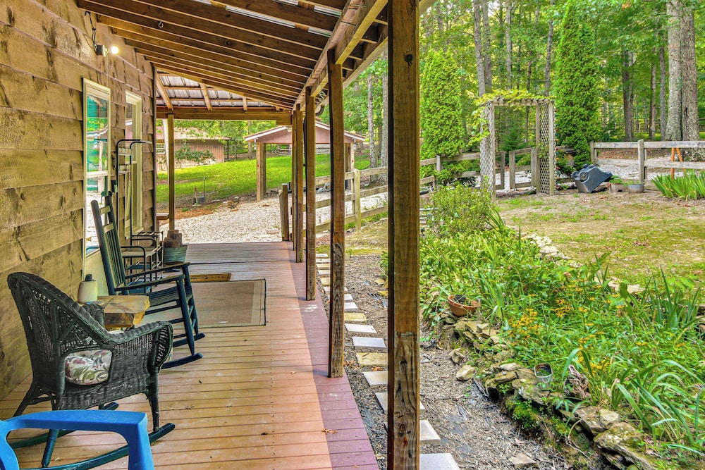 Sunroom, Grill & Wraparound Porch: Jamestown Home